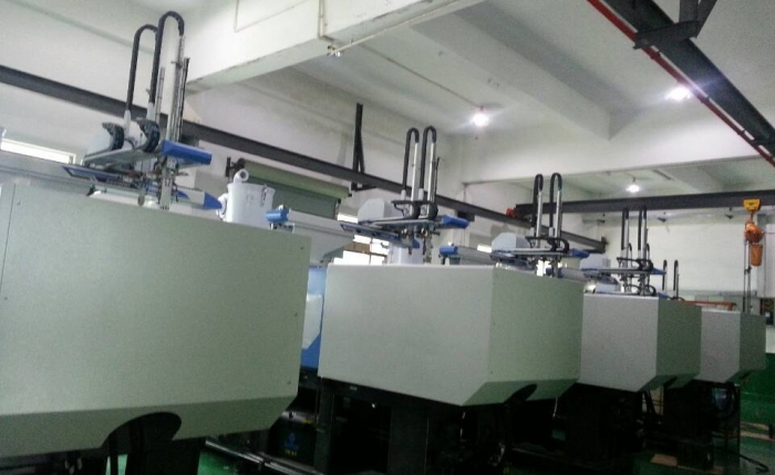 Injection molding machine 